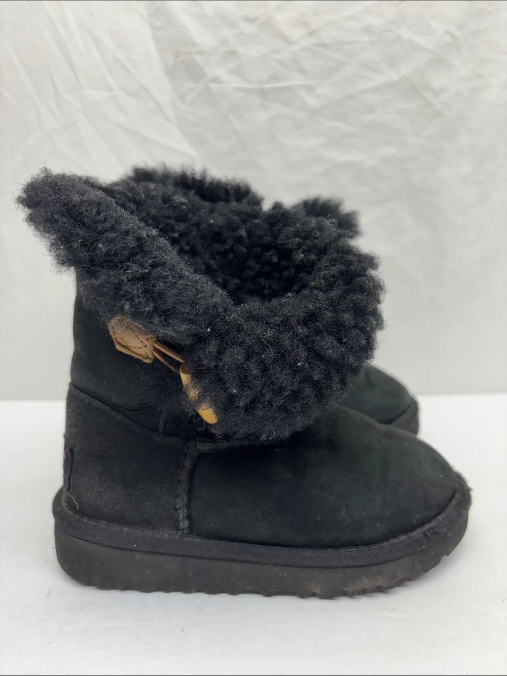 UGG boots for toddler girl, SZ 9, box 72
